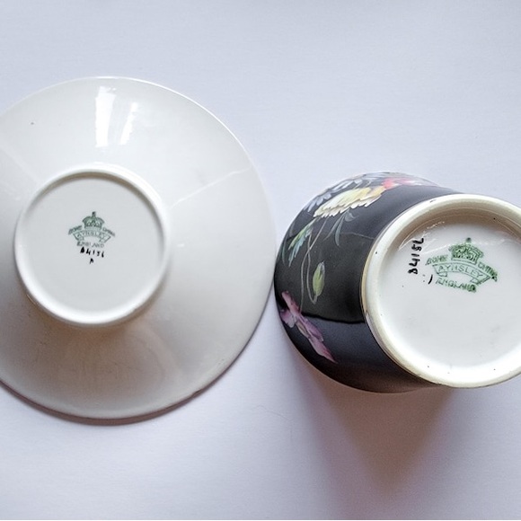 Rare Aynsley Tea Cup & Saucer , Poppies, England, Black With Orange & Yellow Pop - Picture 3 of 5